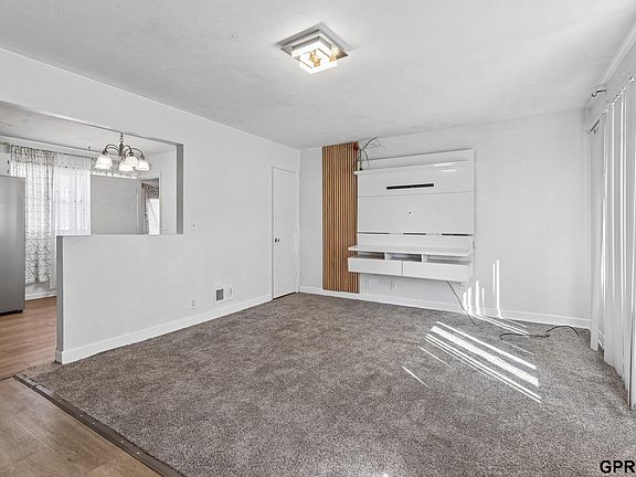 4th image of 3628 S 88th St