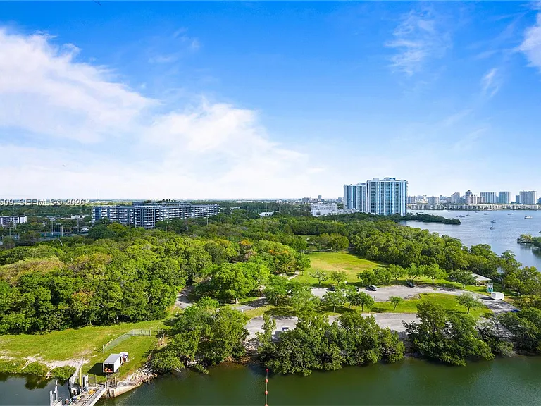 16385 NE Biscayne Blvd #1402 — Photo 30