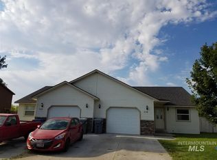 110-112 SW Quaker Dr, Mountain Home, ID 83647