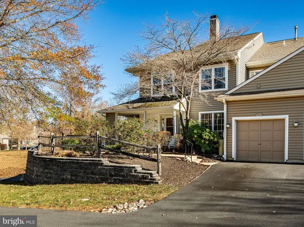 298 Stanton Ct, Glen Mills, PA 19342