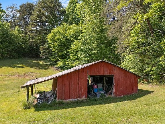 4th image of 637 Miller Rd