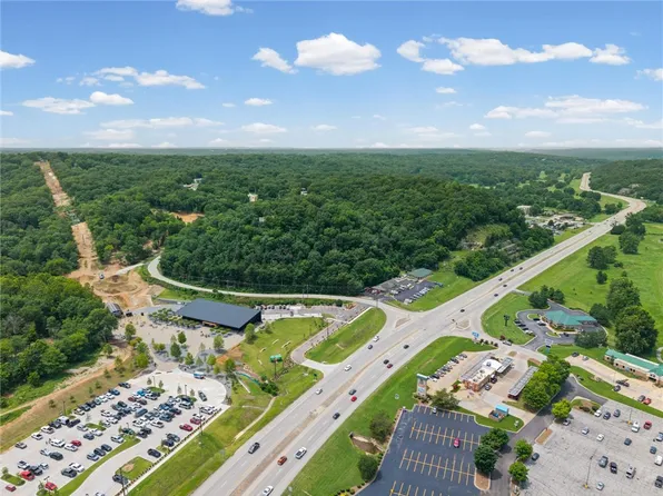 4 Rosedale Ln, Bella Vista, AR 72715