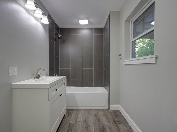 4th image of 3715 Forestwood St