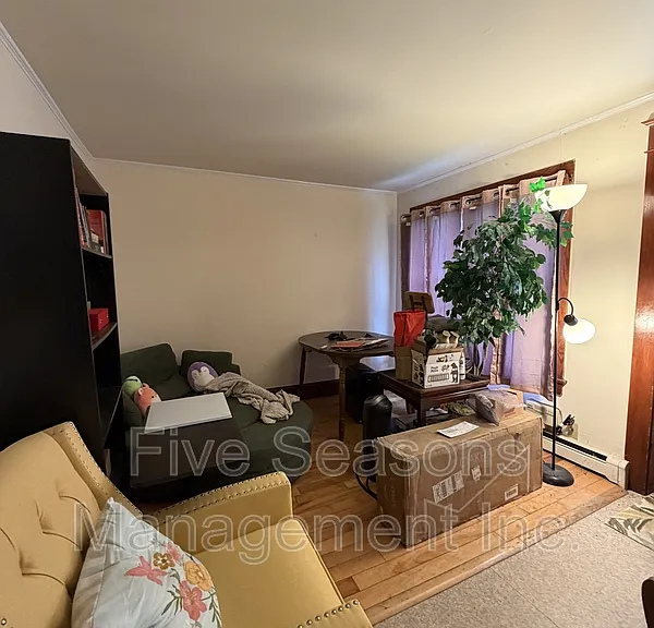 465-467 Colchester Ave #2 — Photo 3