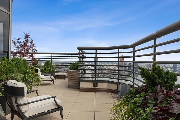 Rented by Corcoran | media 33