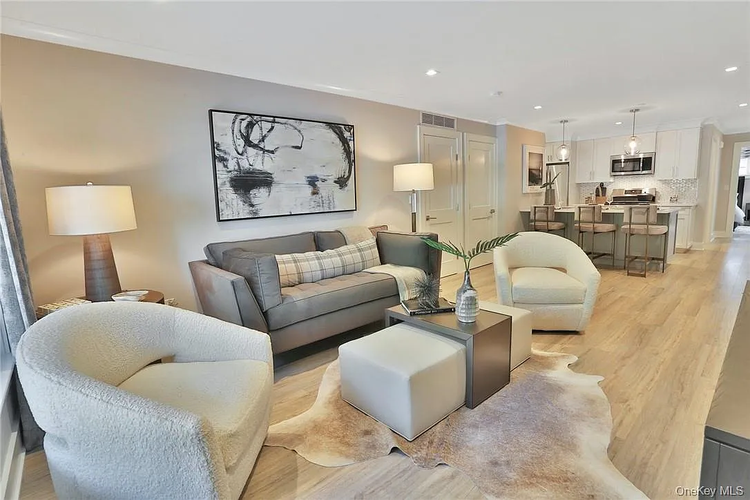 1 bed, 1.0 bath, 800 sqft, $4,500 — Photo 3