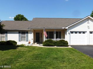 53 Hummingbird Ln, Falling Waters, WV 25419