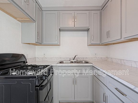 5th image of 3224 Burson Ave