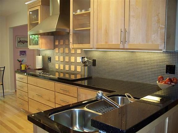 Granite Counters, Top of the Line Appliances