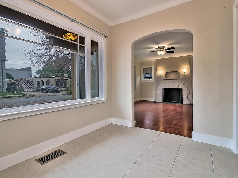 1076 Waco St — Photo 6