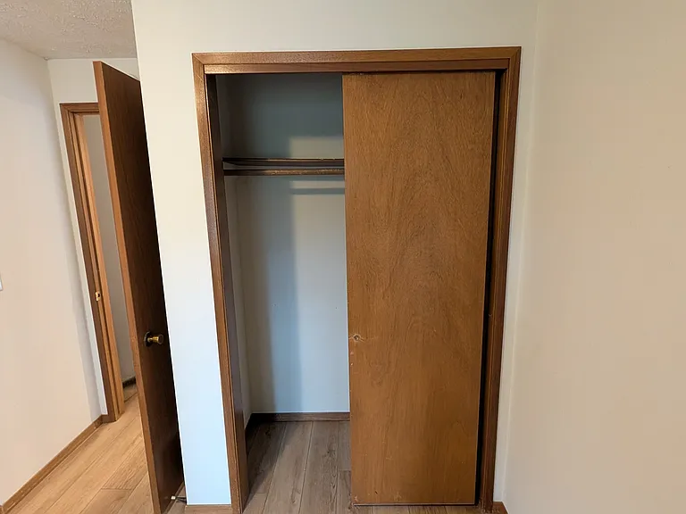 8610 N Valerie St — Photo 15