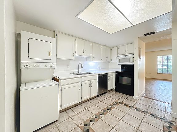 5th image of 6034 Village Cir #6034
