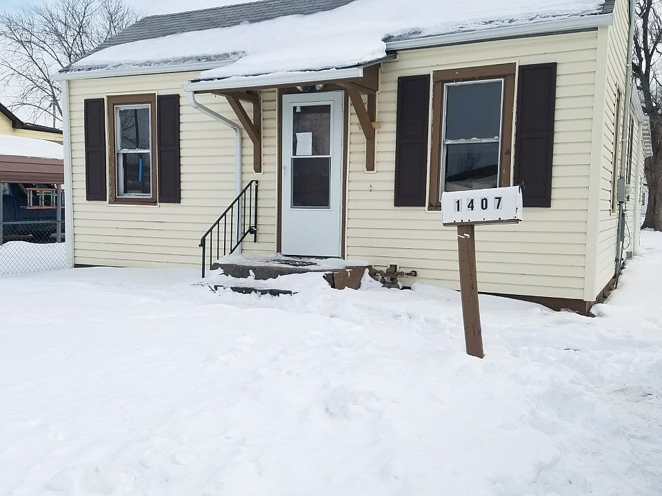2nd image of 1407 F Ave
