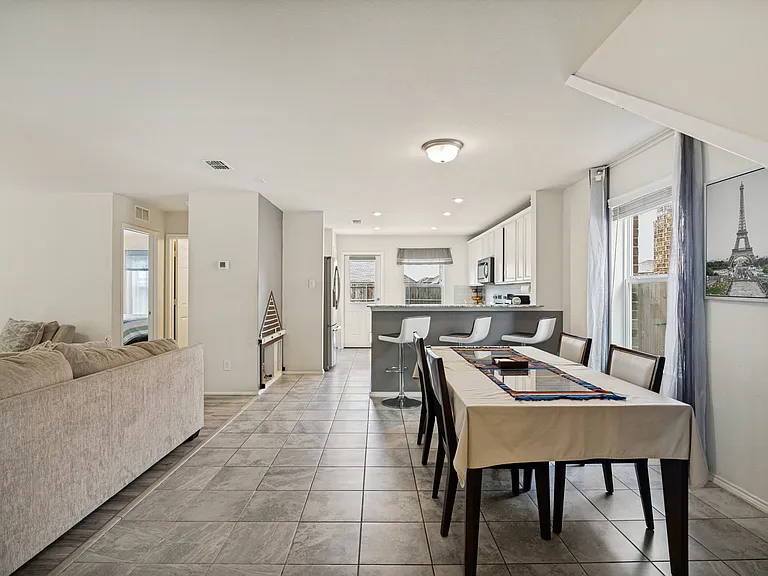 1073 Norias Dr — Photo 3