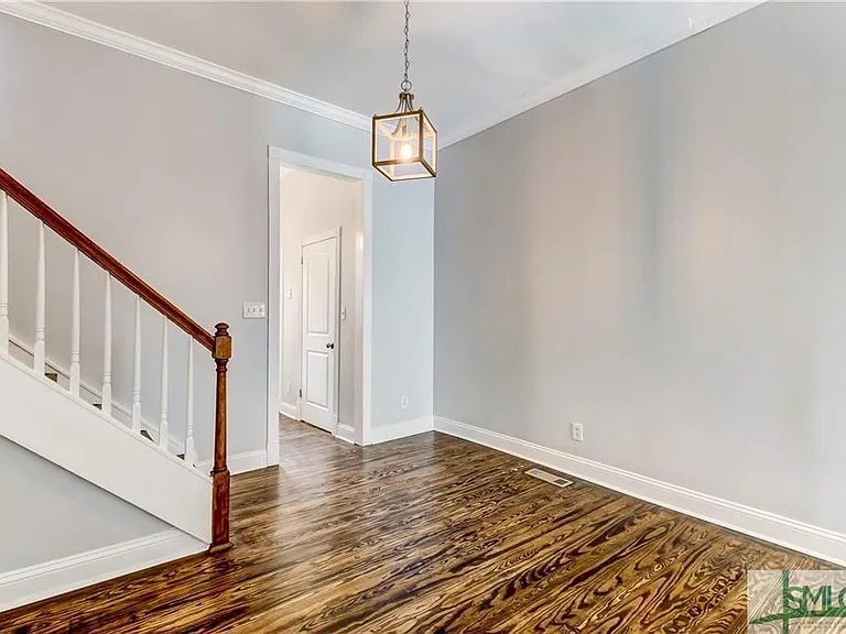 525 E Gaston St — Photo 14