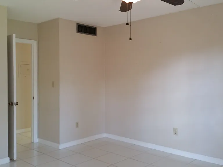 10786 N Kendall Dr #D14 — Photo 23