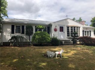15 Thatch Ct, Warwick, RI 02889