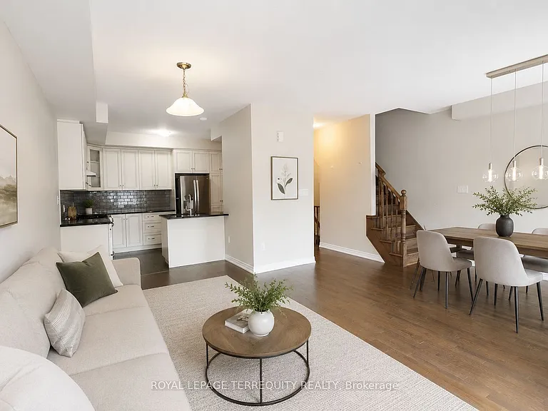 3111 Blackfriar Cmn — Photo 2