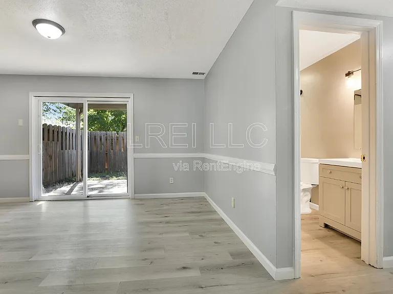 817 Lancelot Ct — Photo 26