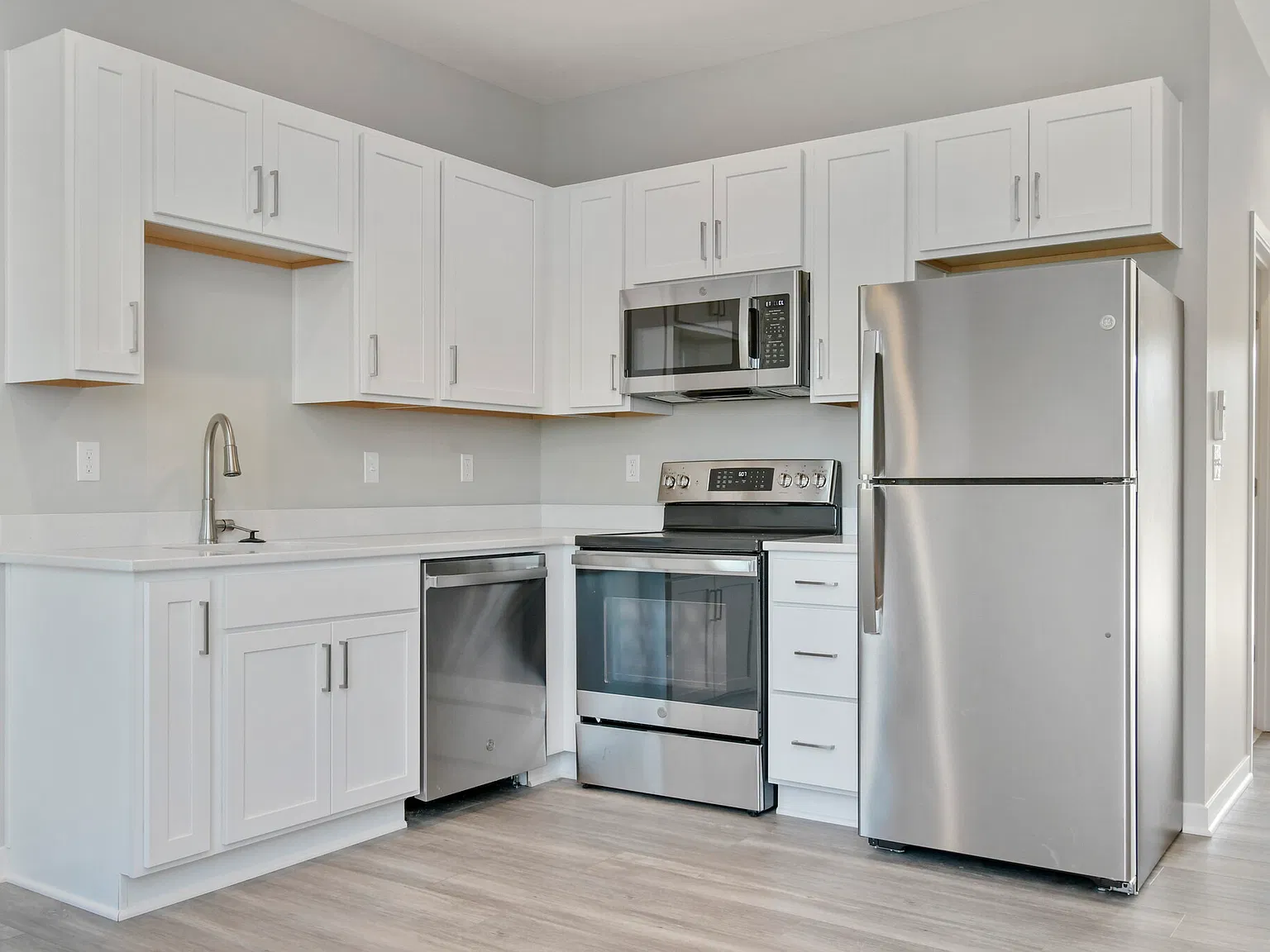 1010 Sugarland Dr — Photo 2