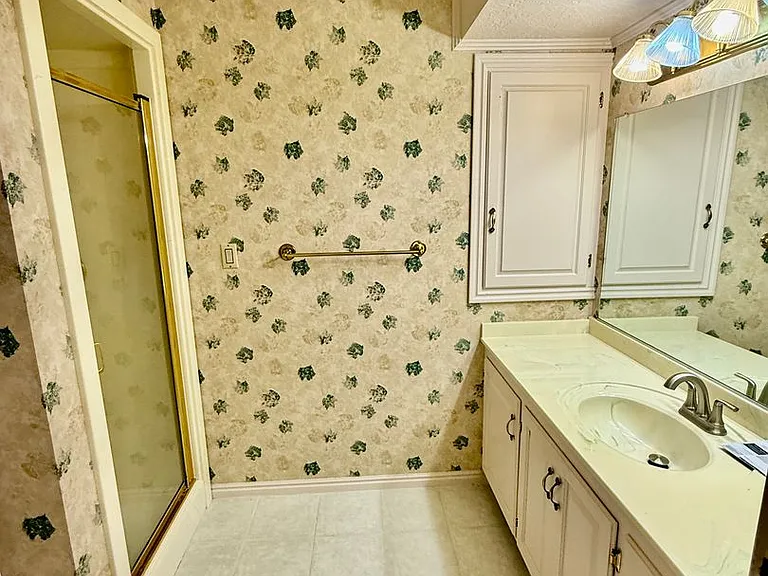 1415 Hopi Cir — Photo 17