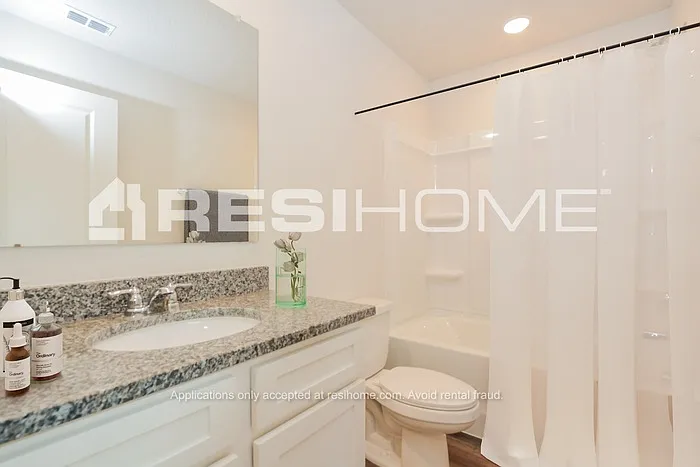 5270 Inglewood Dr — Photo 11
