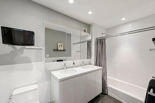 Sold by Nest Seekers International | media 17