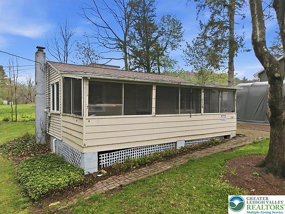 4th image of 204 Richard Ln