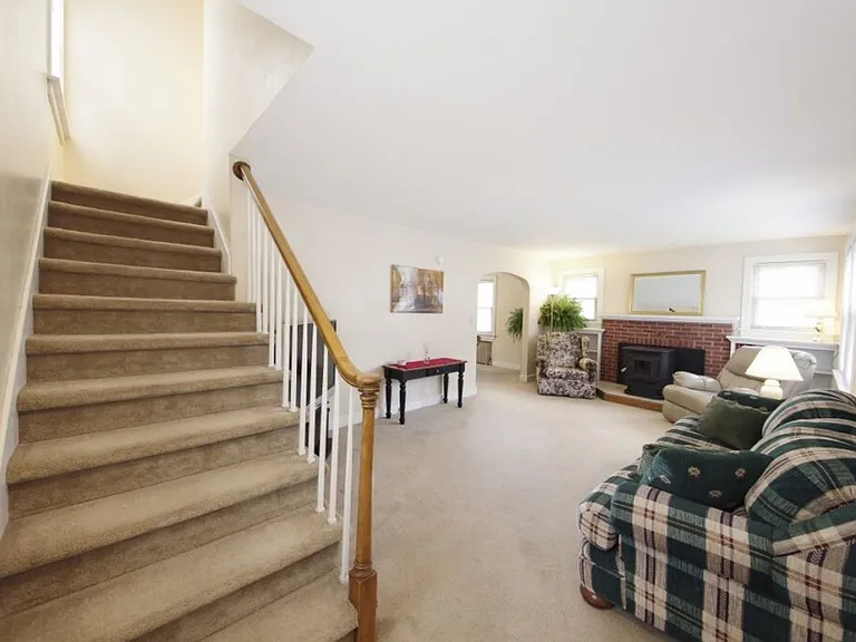 723 S Allen St — Photo 3