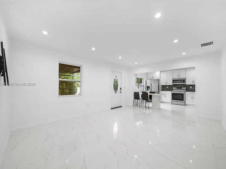 524 NW 10th St #0 — Photo 5