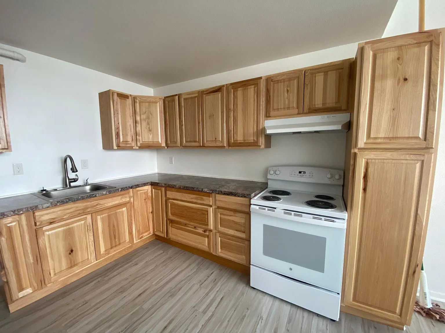 2380 Broadway St — Photo 1