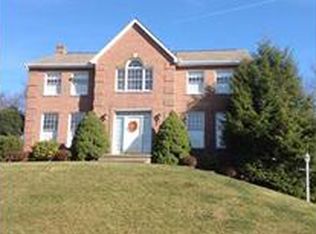 10135 Woodbury Dr, Wexford, PA 15090