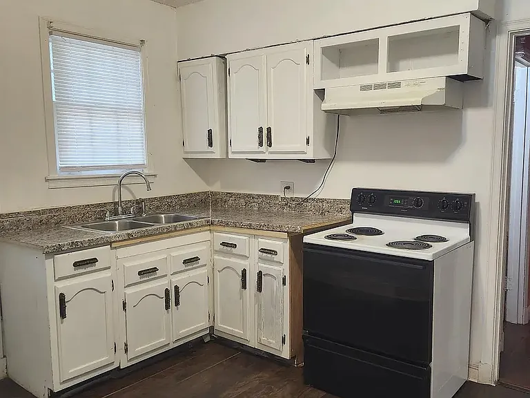 3484 Vernon Ave — Photo 6