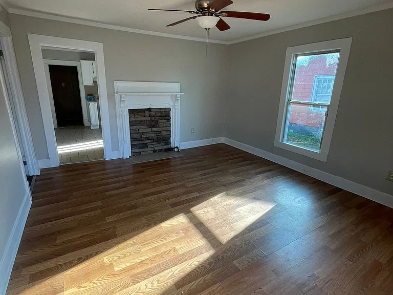 303 Prospect St — Photo 2