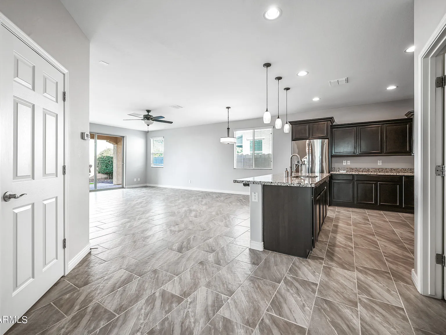 3 bed, 2.0 bath, 2044 sqft, $2,495 — Photo 3