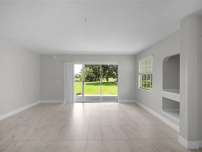 13929 Fairway Island Dr #818 — Photo 9