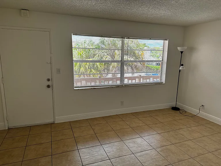 241 SE 9th Ave #203 — Photo 5