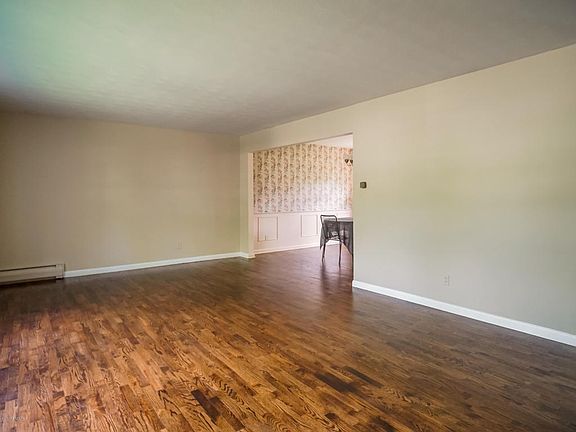 3rd image of 1836 Cahill Dr