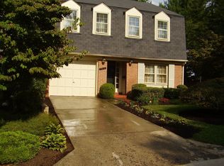 9412 Chatteroy Pl, Gaithersburg, MD 20886