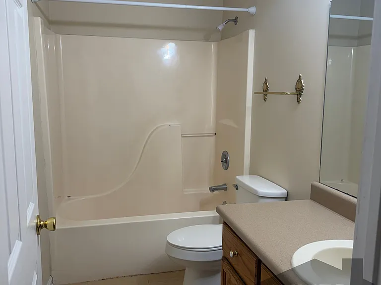 412 E Pershing Ave #B — Photo 6