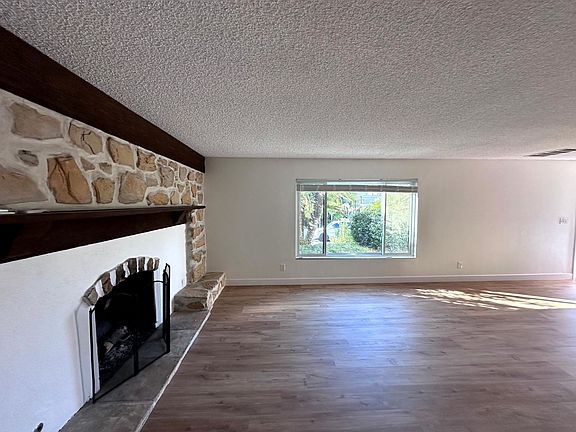 4th image of 2410 Achilles Dr