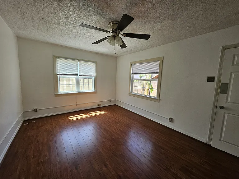657 W Oliver St — Photo 6