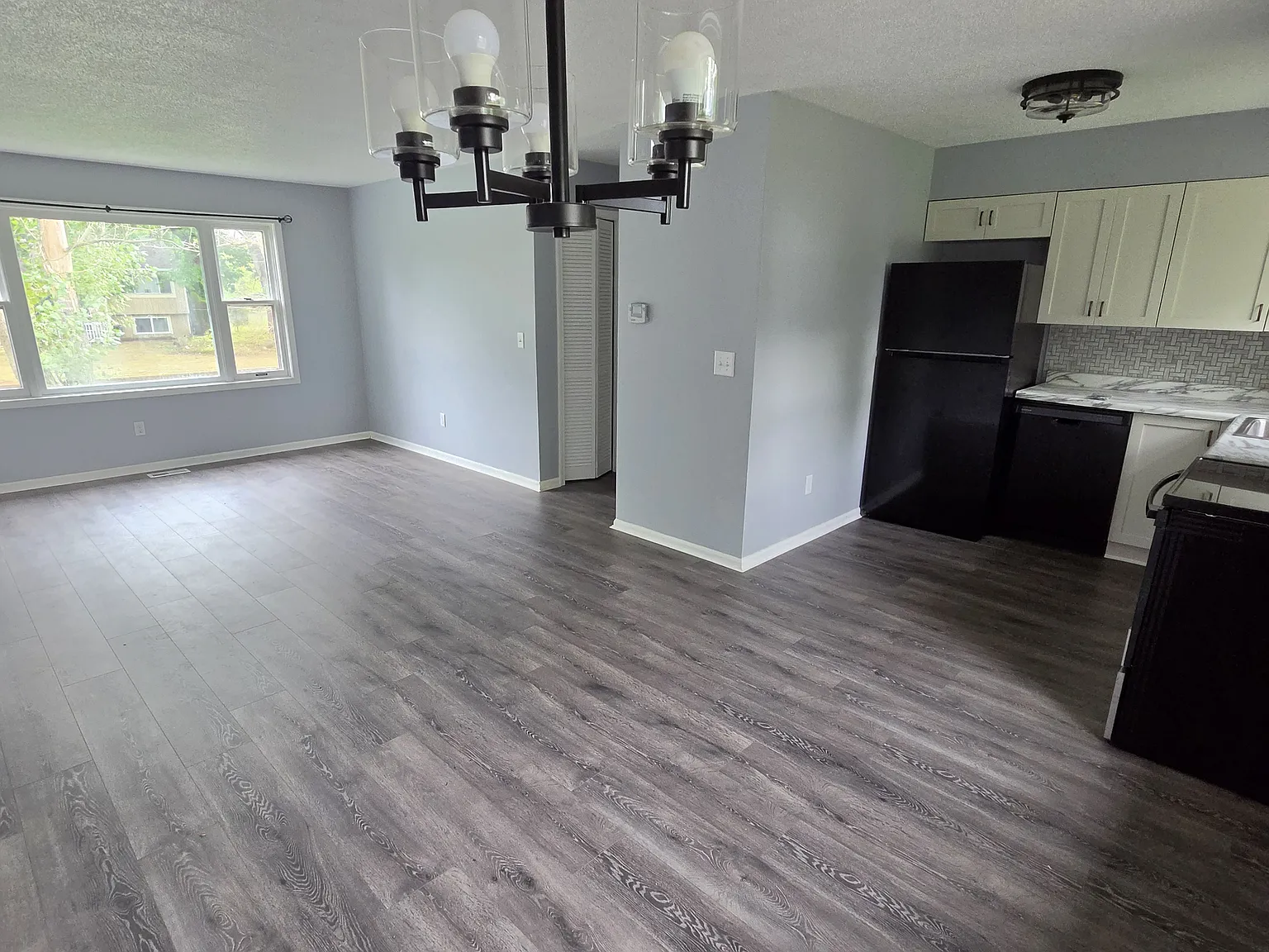 2 bed, 1.5 bath, 650 sqft, $1,200 — Photo 4