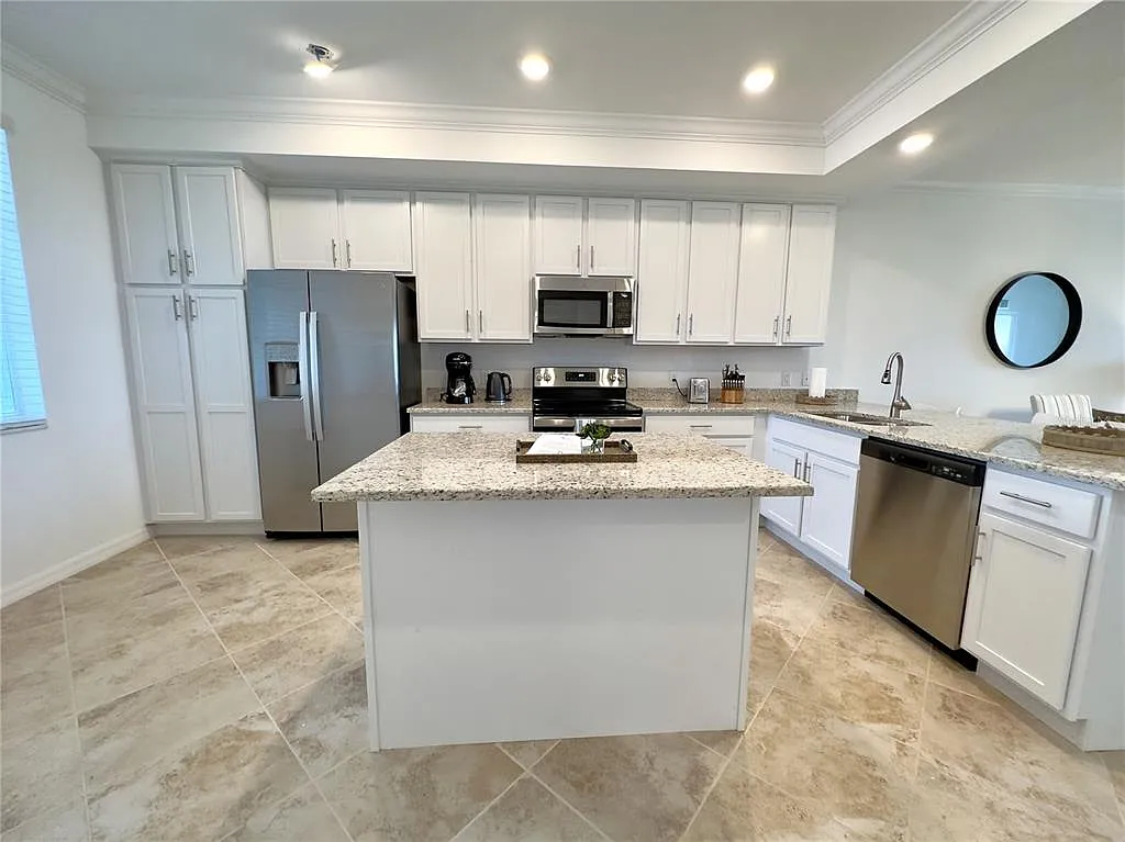 2 bed, 2.0 bath, 1198 sqft, $6,000 — Photo 4