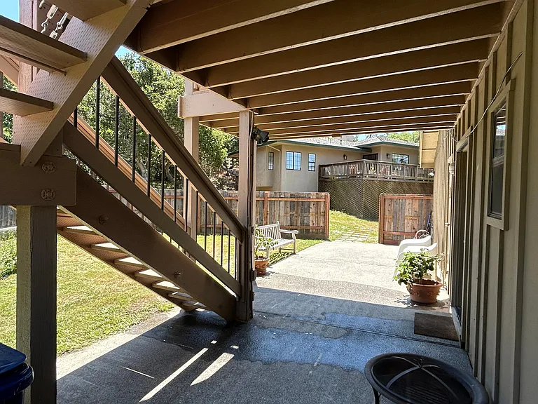 102 Laguna Pl — Photo 28