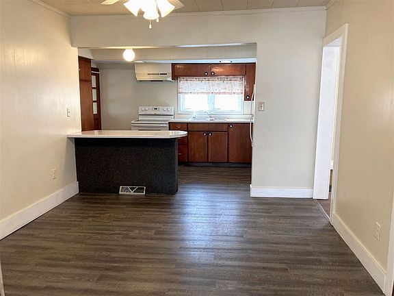 5th image of 324 Sumner St