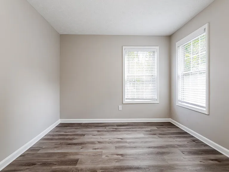 1307 Highfield Dr NE — Photo 15