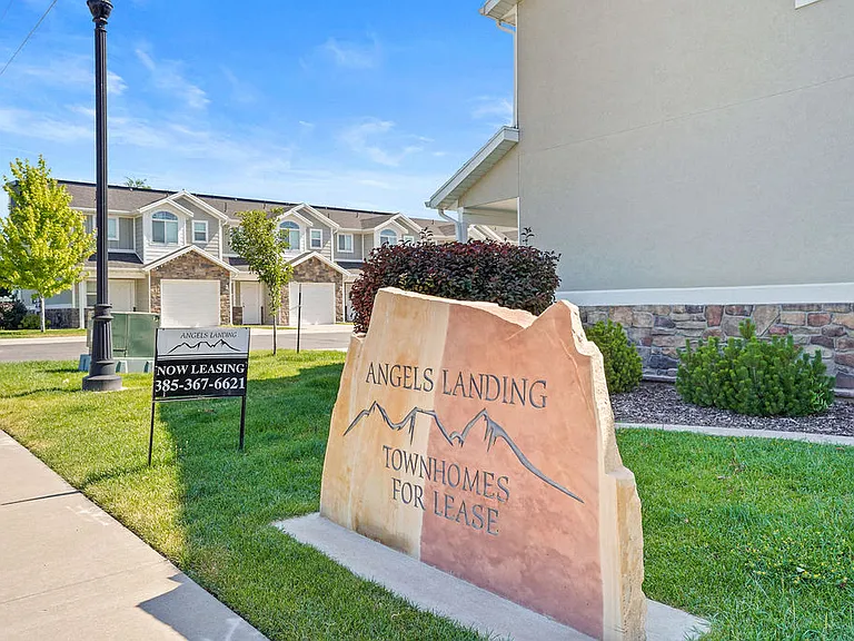 Angels Landing Townhomes — Photo 41