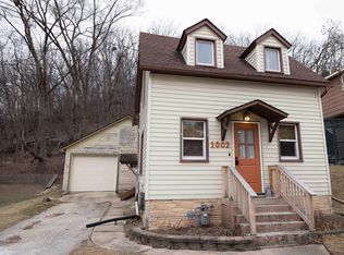 1002 River St, Decorah, IA 52101