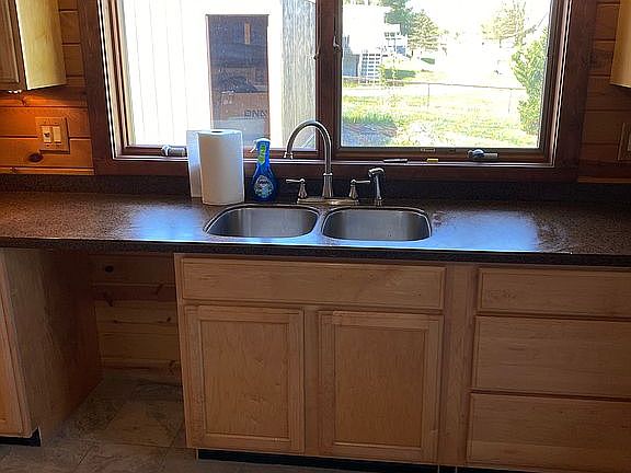 3rd image of 163 Dearing Dr